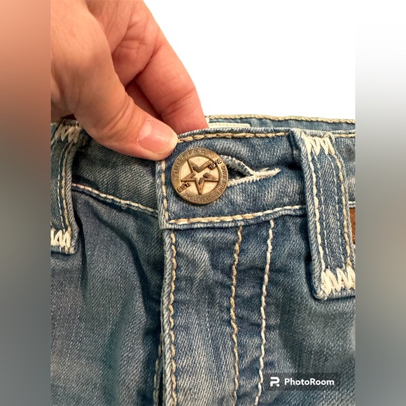 UEC- Women’s Big Star Brand “Liv” Shorts in size 29. Beautifully distressed. - Picture 8 of 8